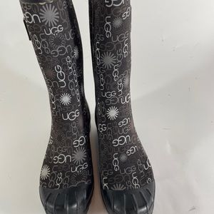 UGG rain boots Size 9